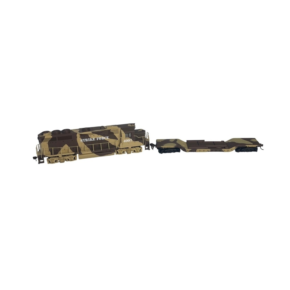 Bachmann Strike Force Diesel Locomotive 4097 Flatcar HO Scale Brown Camo Train